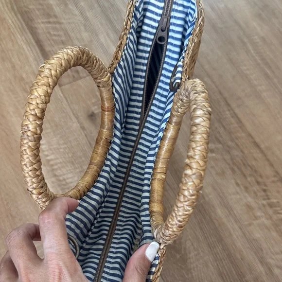 Made in Hawai’i Woven Straw Circle-Handle Tote Bag – Natural - Picture 2 of 6